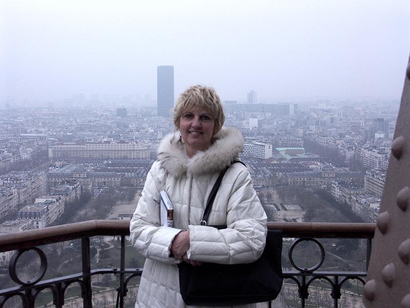 PICT3247.JPG - Debbie on the top observation deck