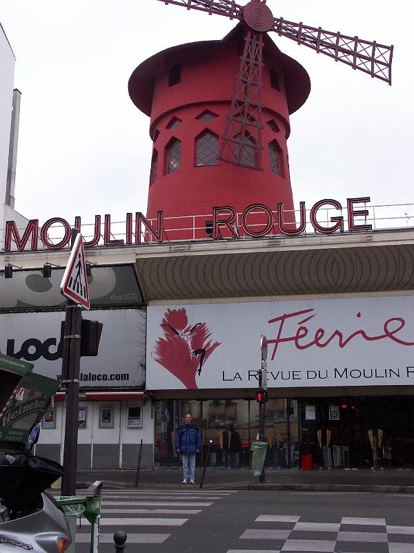 PICT3297.JPG - Rob in front of Moulin Rouge